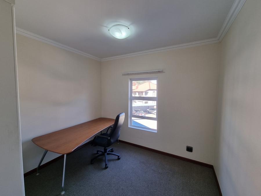 2 Bedroom Property for Sale in Saxonwold Gauteng