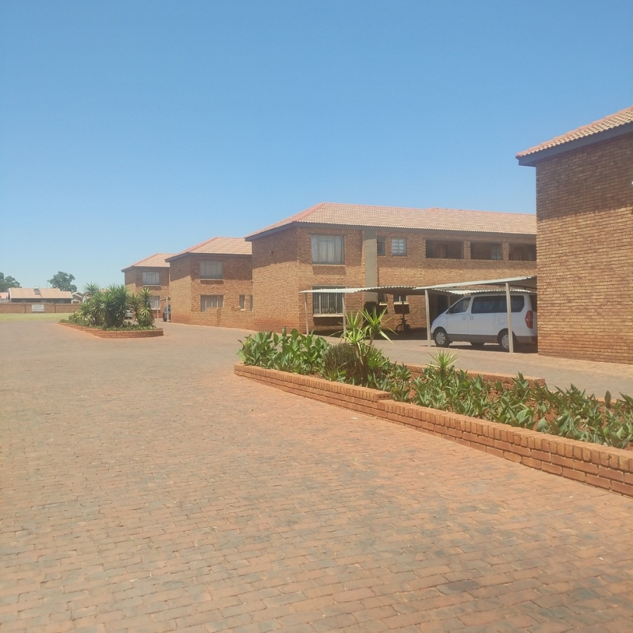2 Bedroom Property for Sale in Krugersrus Gauteng