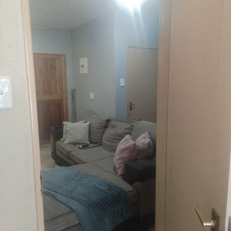 2 Bedroom Property for Sale in Krugersrus Gauteng