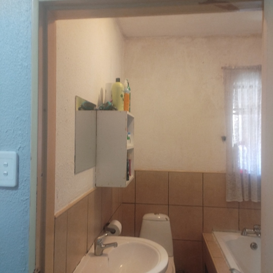 2 Bedroom Property for Sale in Krugersrus Gauteng
