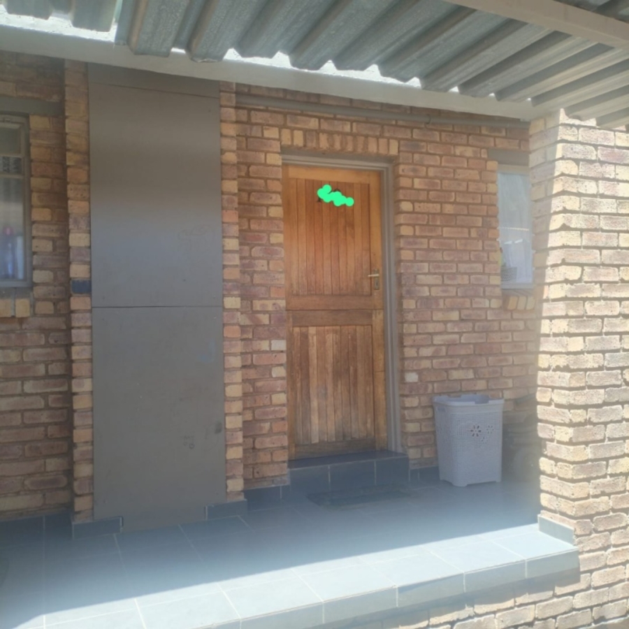 2 Bedroom Property for Sale in Krugersrus Gauteng