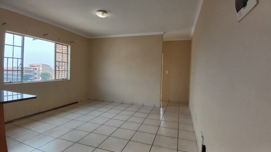 To Let 1 Bedroom Property for Rent in Elspark Gauteng