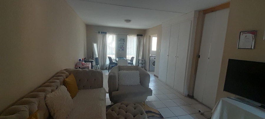 1 Bedroom Property for Sale in Willow Acres Gauteng