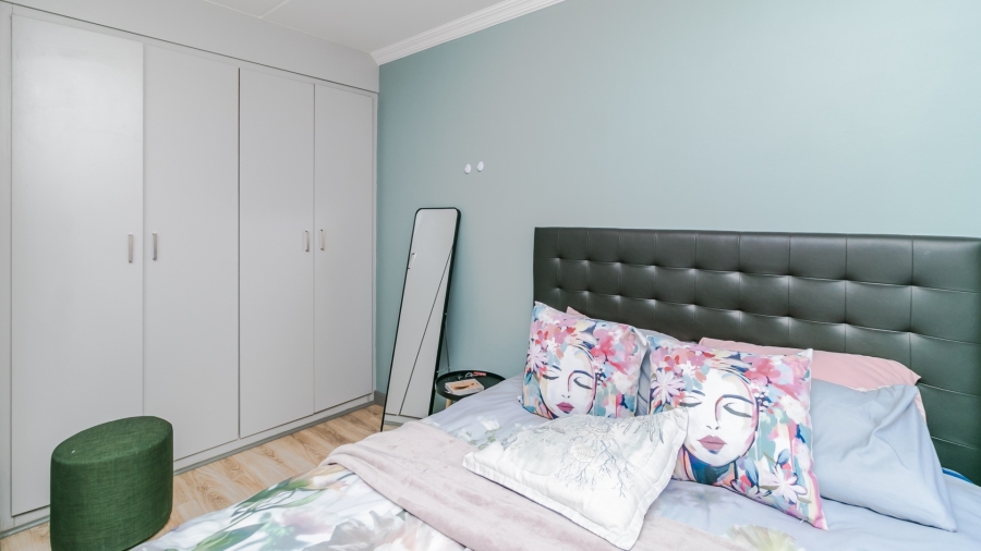 1 Bedroom Property for Sale in Blue Hills Gauteng