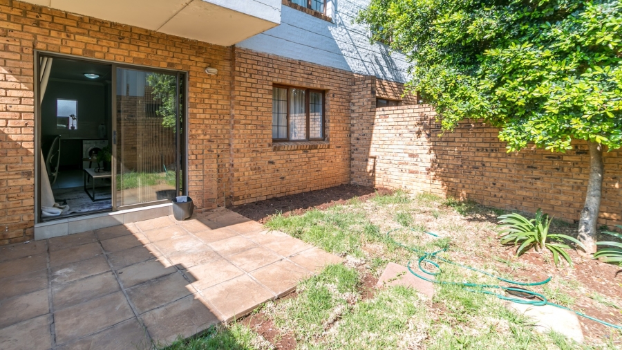 1 Bedroom Property for Sale in Blue Hills Gauteng