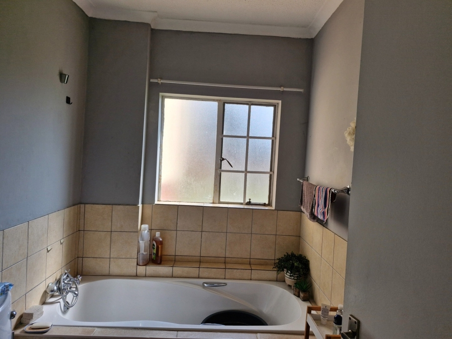 2 Bedroom Property for Sale in Terenure Gauteng
