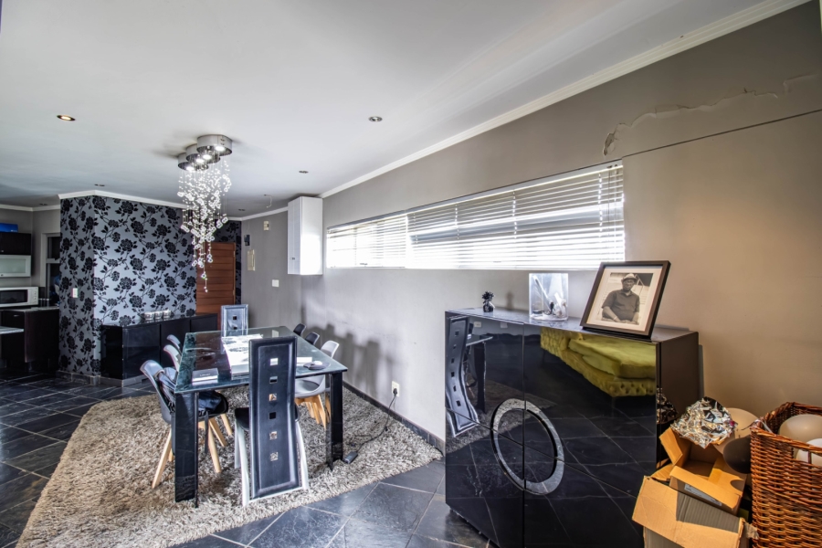 2 Bedroom Property for Sale in Sandown Gauteng