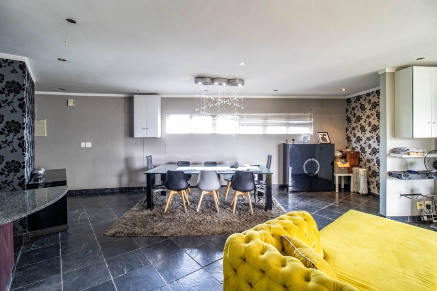 To Let 2 Bedroom Property for Rent in Sandown Gauteng