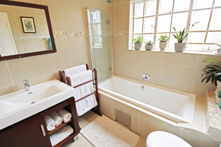 2 Bedroom Property for Sale in Bryanston Gauteng