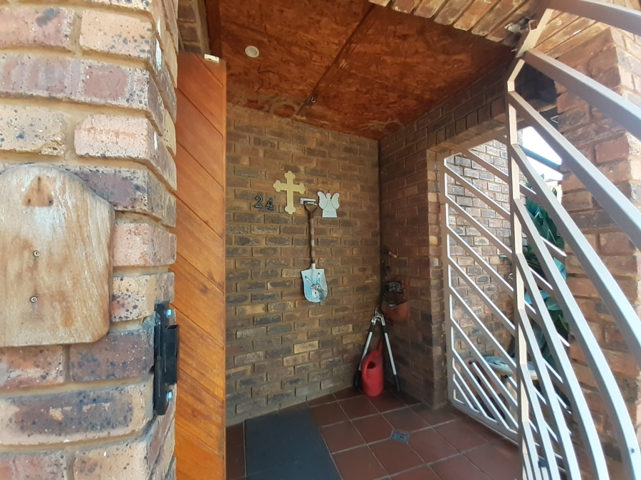 4 Bedroom Property for Sale in Jordaan Park Gauteng