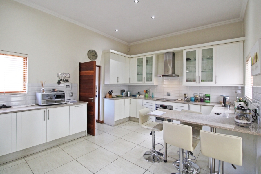 To Let 3 Bedroom Property for Rent in Bryanston Gauteng