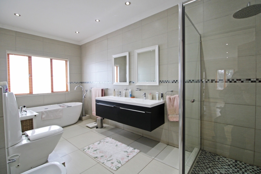 To Let 3 Bedroom Property for Rent in Bryanston Gauteng