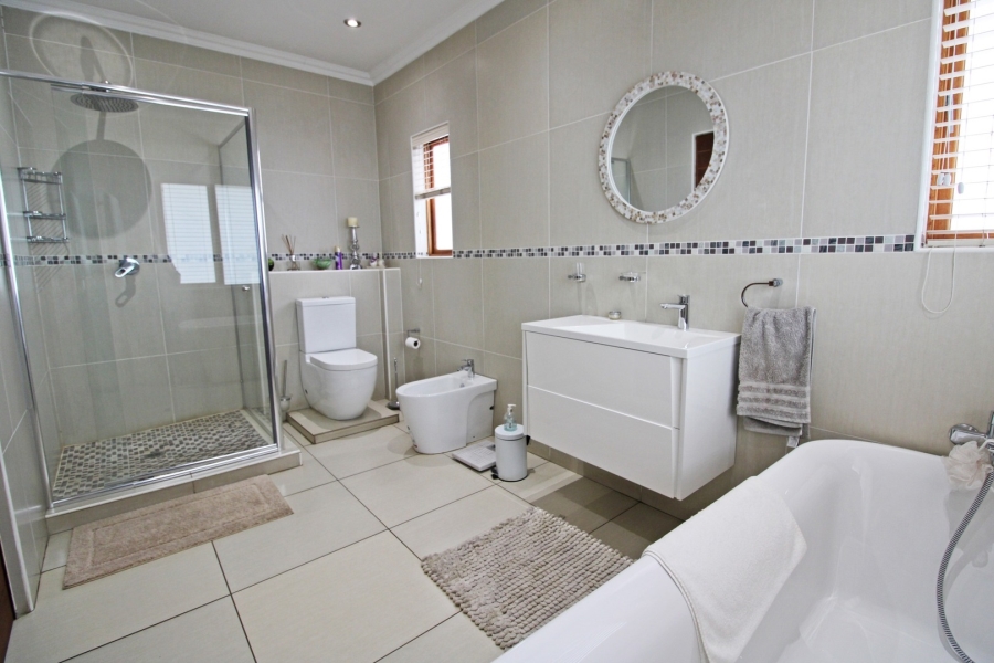 To Let 3 Bedroom Property for Rent in Bryanston Gauteng