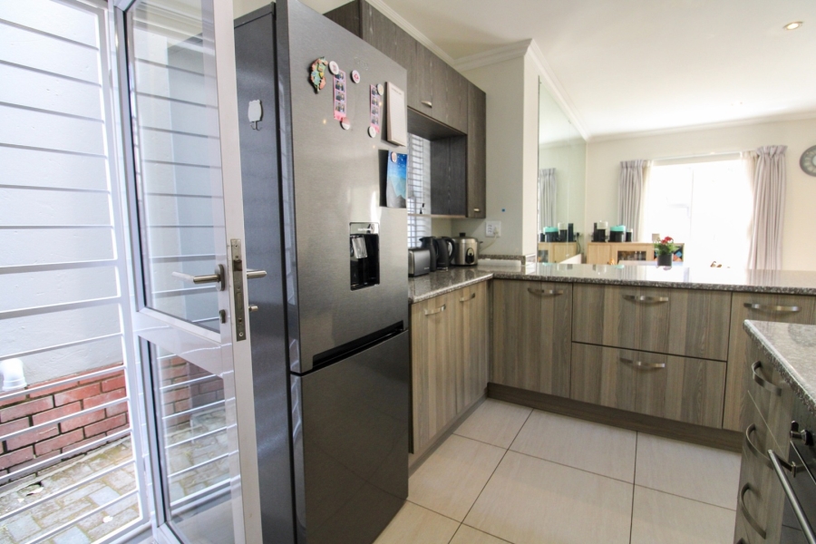To Let 4 Bedroom Property for Rent in Bryanston Gauteng