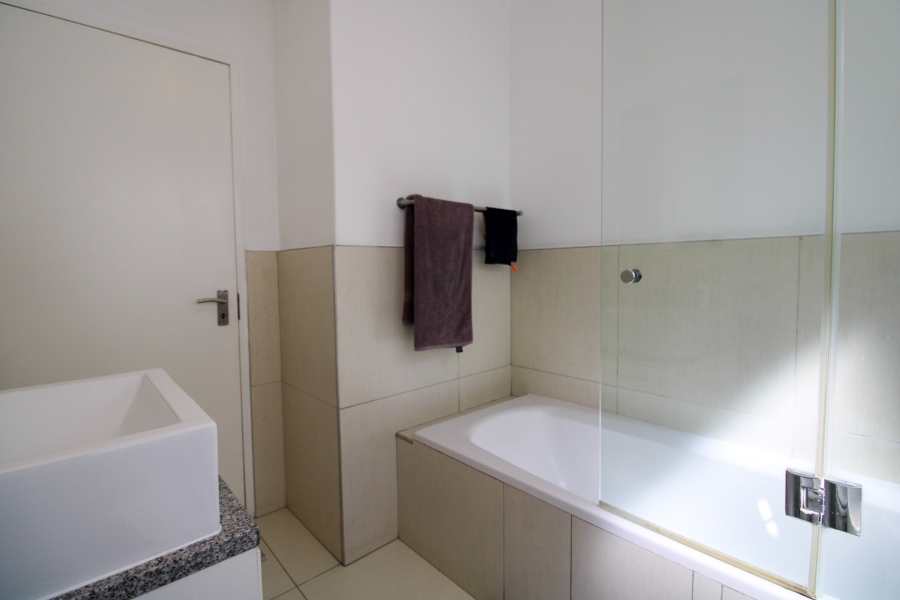 To Let 4 Bedroom Property for Rent in Bryanston Gauteng