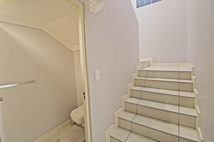 To Let 2 Bedroom Property for Rent in Bryanston Gauteng