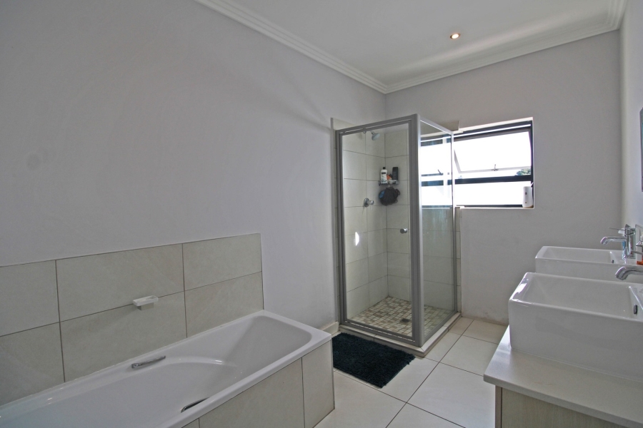 To Let 2 Bedroom Property for Rent in Bryanston Gauteng