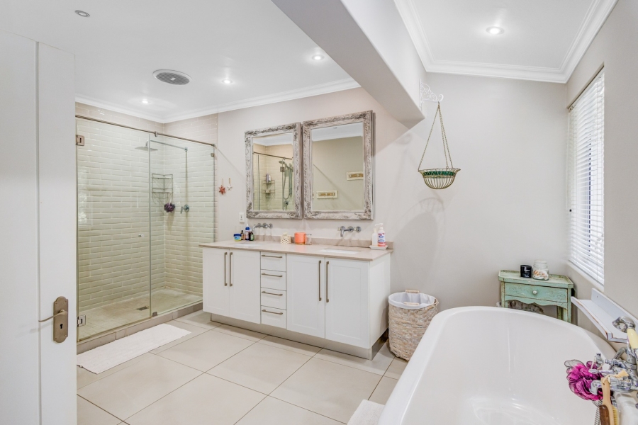 4 Bedroom Property for Sale in Dainfern Valley Gauteng