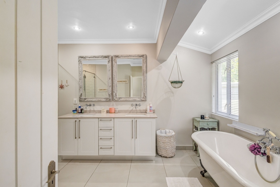 4 Bedroom Property for Sale in Dainfern Valley Gauteng