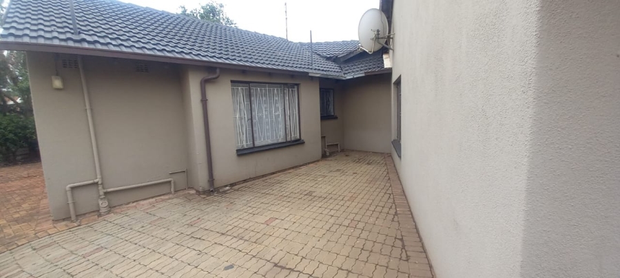4 Bedroom Property for Sale in Bakerton Gauteng