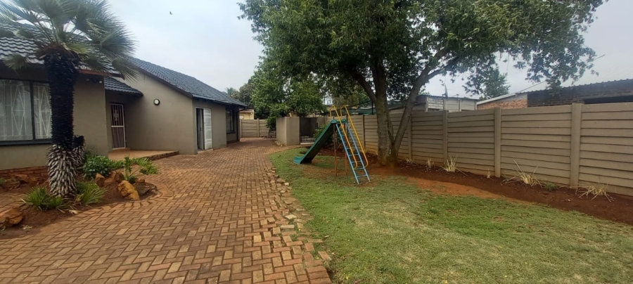 4 Bedroom Property for Sale in Bakerton Gauteng