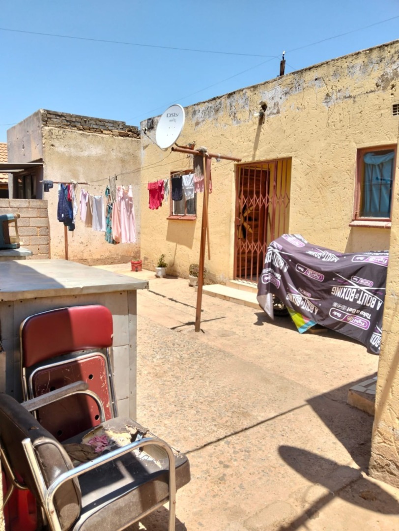 2 Bedroom Property for Sale in Protea Glen Gauteng