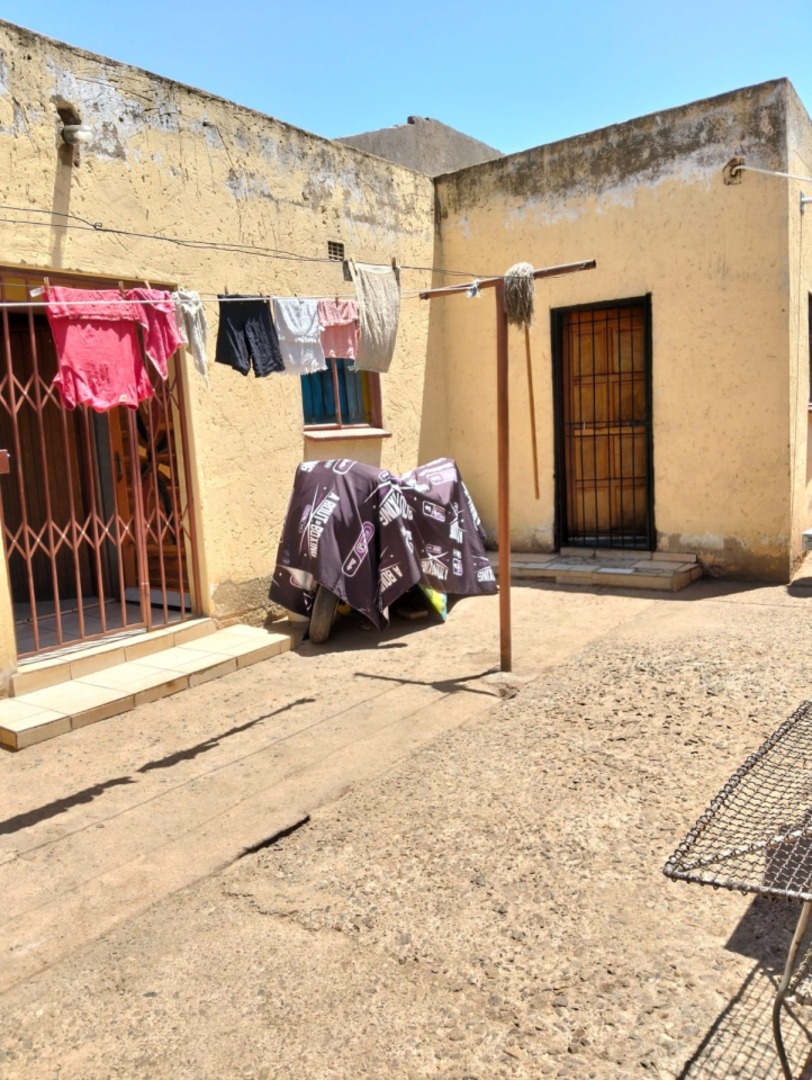 2 Bedroom Property for Sale in Protea Glen Gauteng