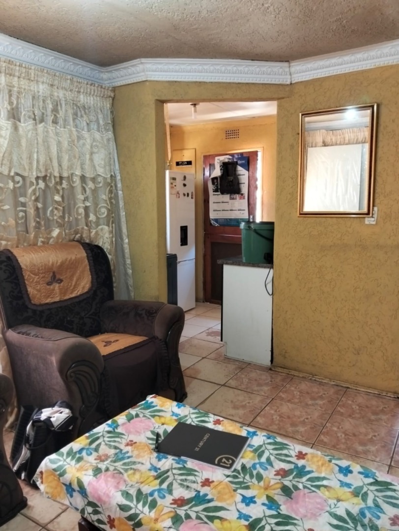 2 Bedroom Property for Sale in Protea Glen Gauteng
