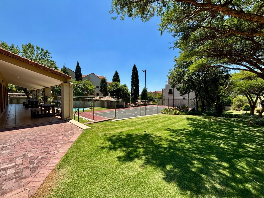 To Let 2 Bedroom Property for Rent in Parkmore Gauteng