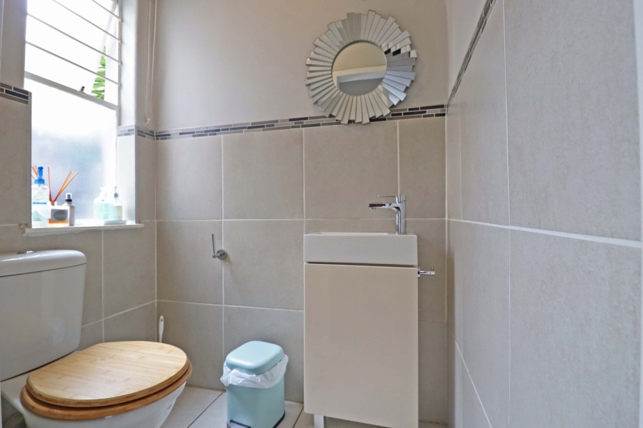 To Let 2 Bedroom Property for Rent in Bryanston Gauteng