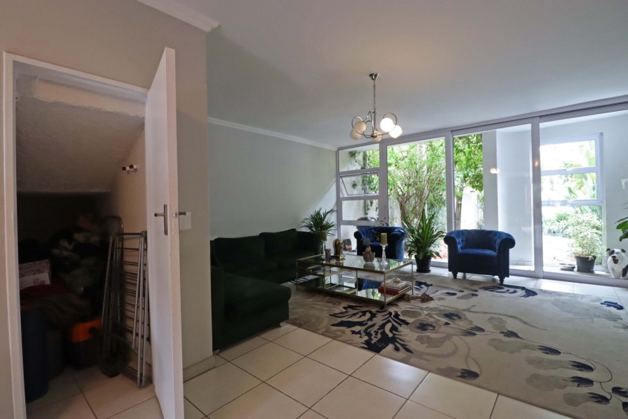 To Let 2 Bedroom Property for Rent in Bryanston Gauteng