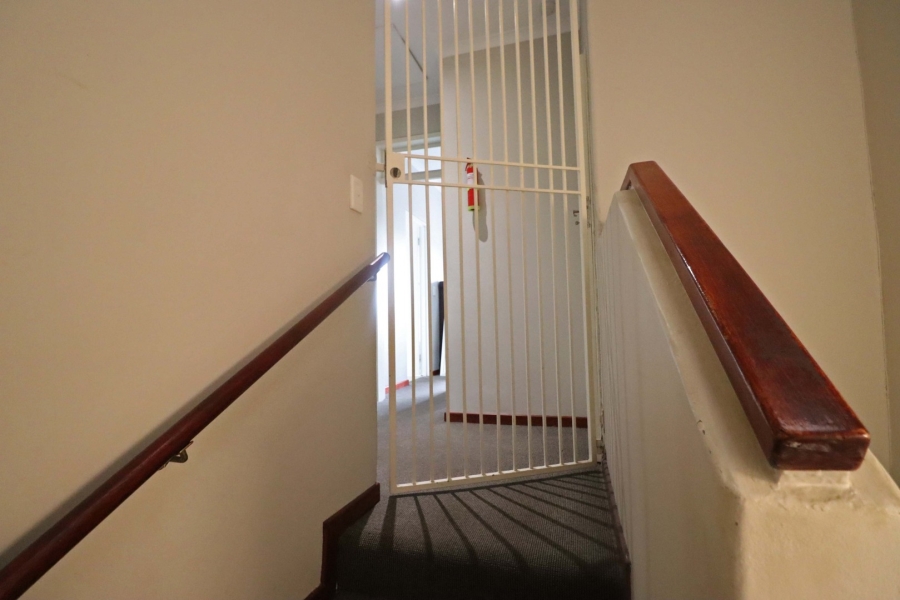 To Let 2 Bedroom Property for Rent in Bryanston Gauteng