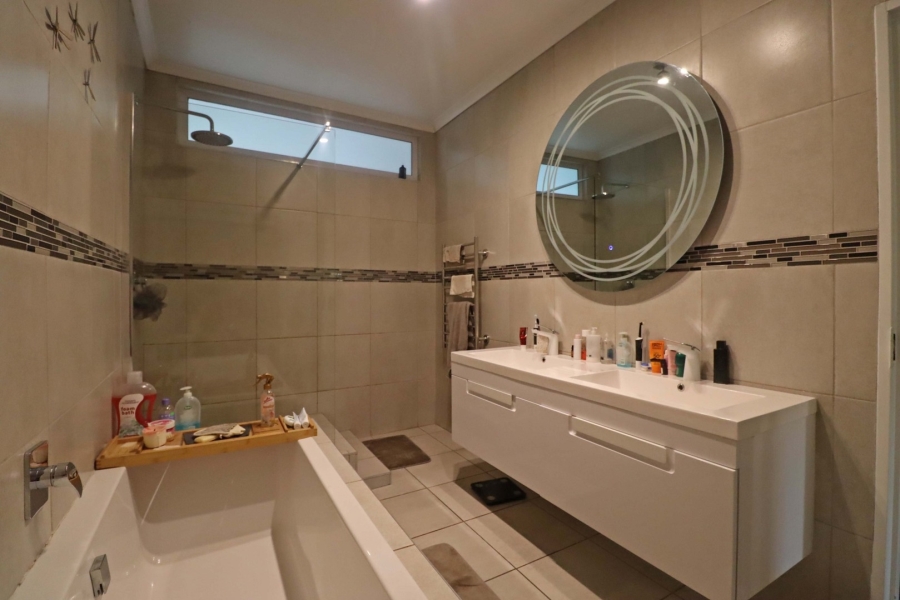 To Let 2 Bedroom Property for Rent in Bryanston Gauteng