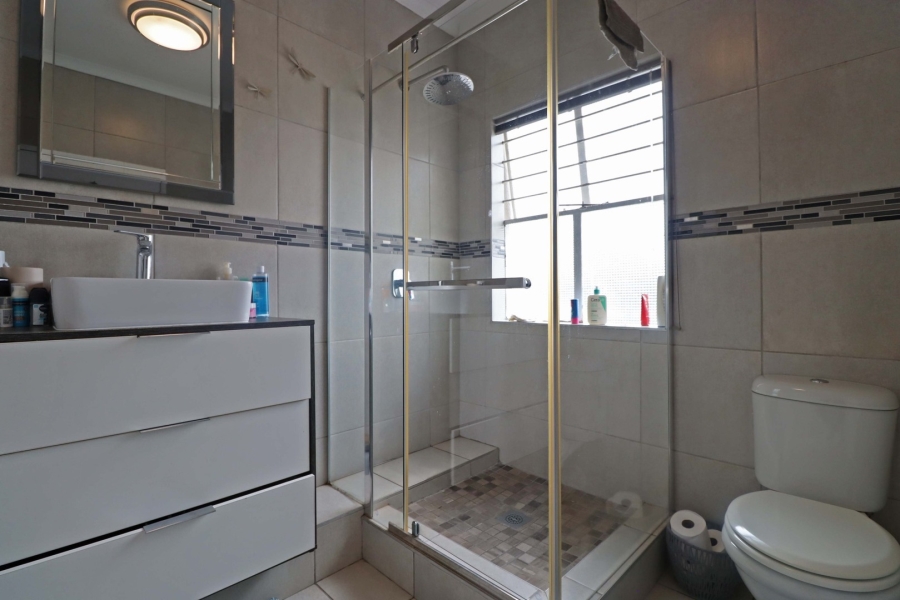 To Let 2 Bedroom Property for Rent in Bryanston Gauteng