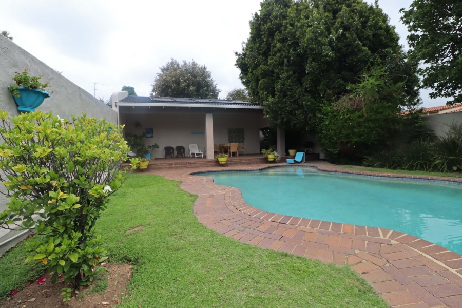 To Let 2 Bedroom Property for Rent in Bryanston Gauteng