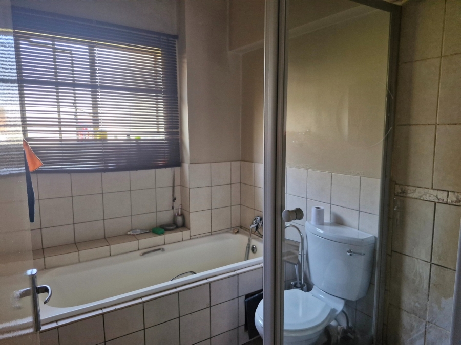 2 Bedroom Property for Sale in Terenure Gauteng