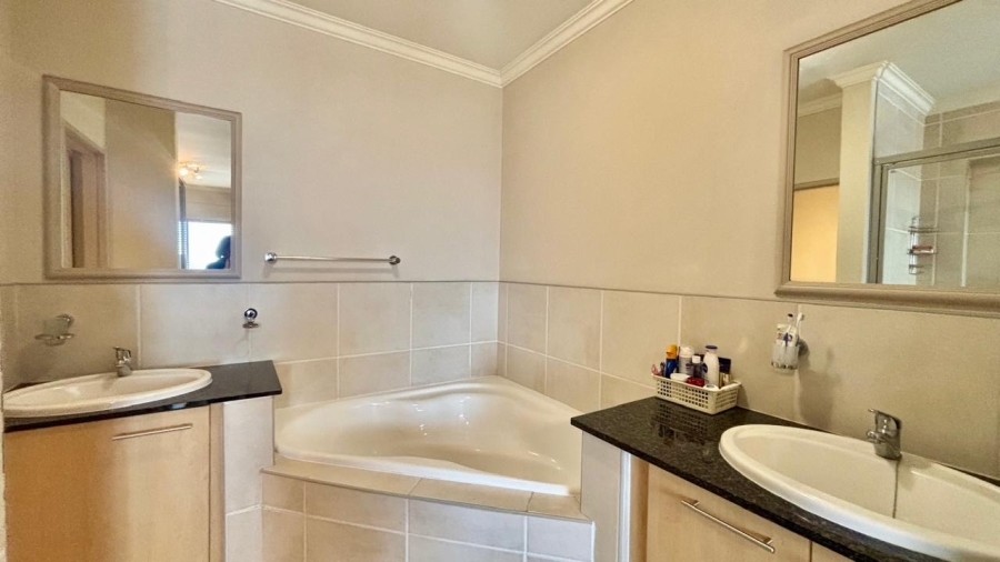 2 Bedroom Property for Sale in Morningside Gauteng