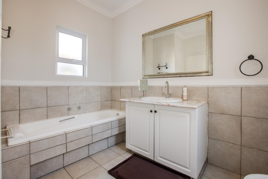 5 Bedroom Property for Sale in Dainfern Golf Estate Gauteng