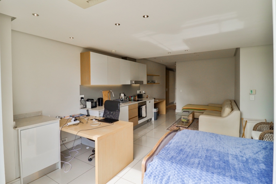 To Let 1 Bedroom Property for Rent in Sandown Gauteng