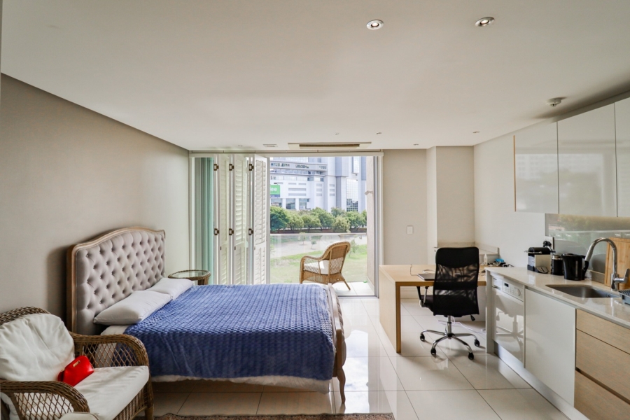 To Let 1 Bedroom Property for Rent in Sandown Gauteng