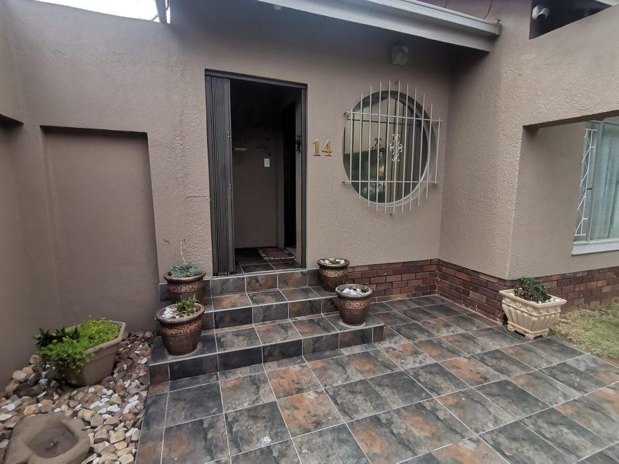 4 Bedroom Property for Sale in Randhart Gauteng