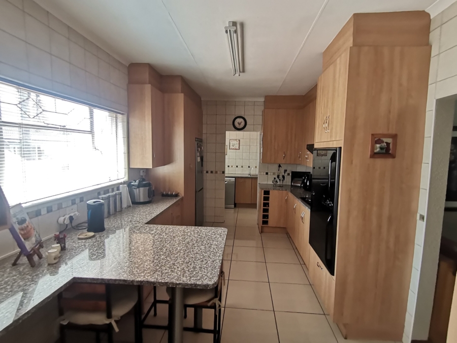4 Bedroom Property for Sale in Randhart Gauteng