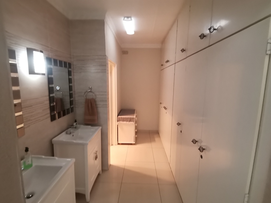 4 Bedroom Property for Sale in Randhart Gauteng