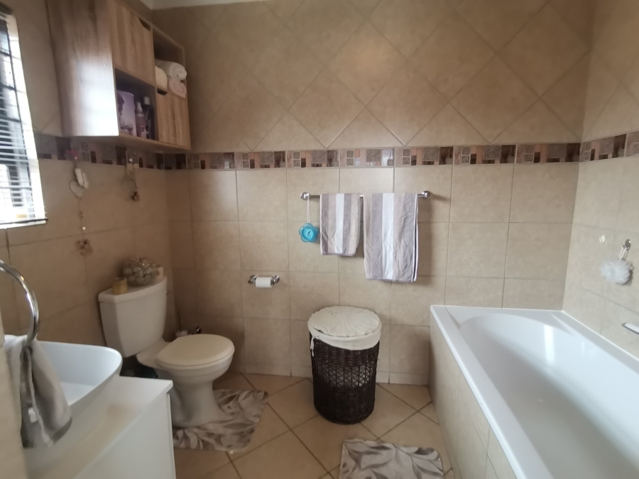 3 Bedroom Property for Sale in New Market Park Gauteng