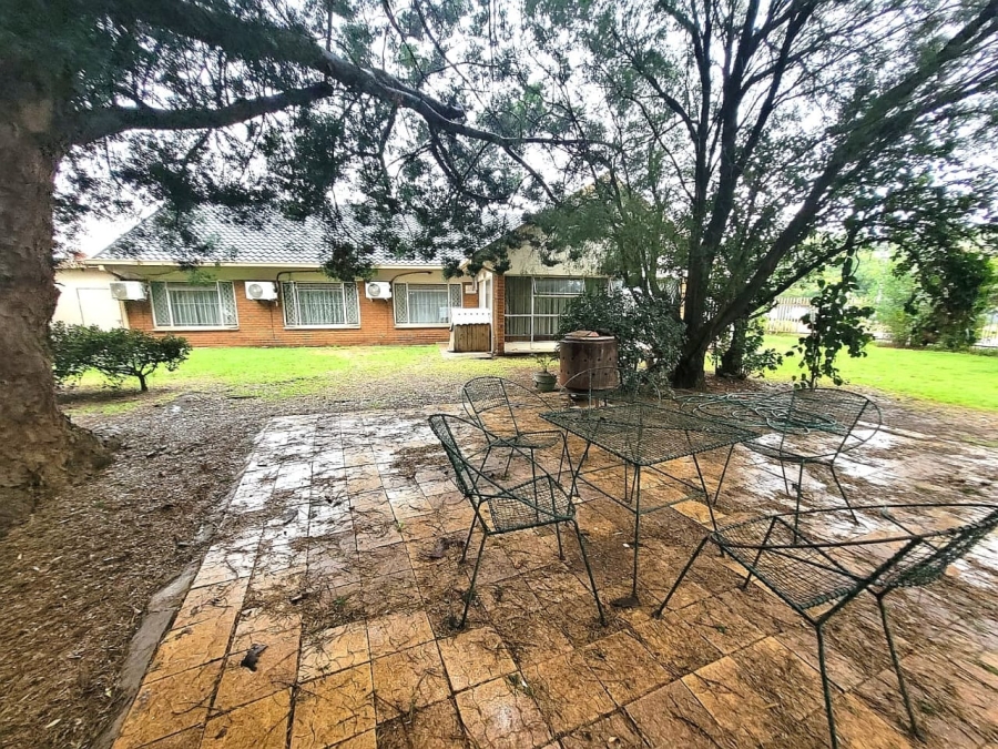 5 Bedroom Property for Sale in Moregloed Gauteng