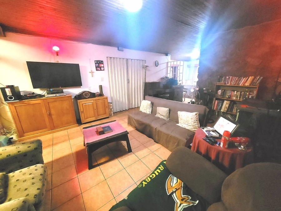 5 Bedroom Property for Sale in Moregloed Gauteng