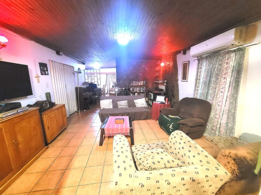 5 Bedroom Property for Sale in Moregloed Gauteng