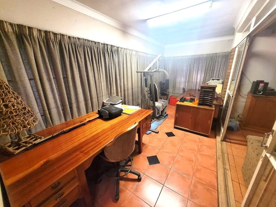 5 Bedroom Property for Sale in Moregloed Gauteng
