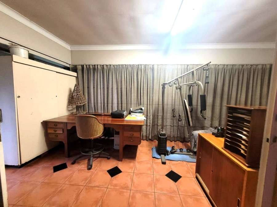 5 Bedroom Property for Sale in Moregloed Gauteng