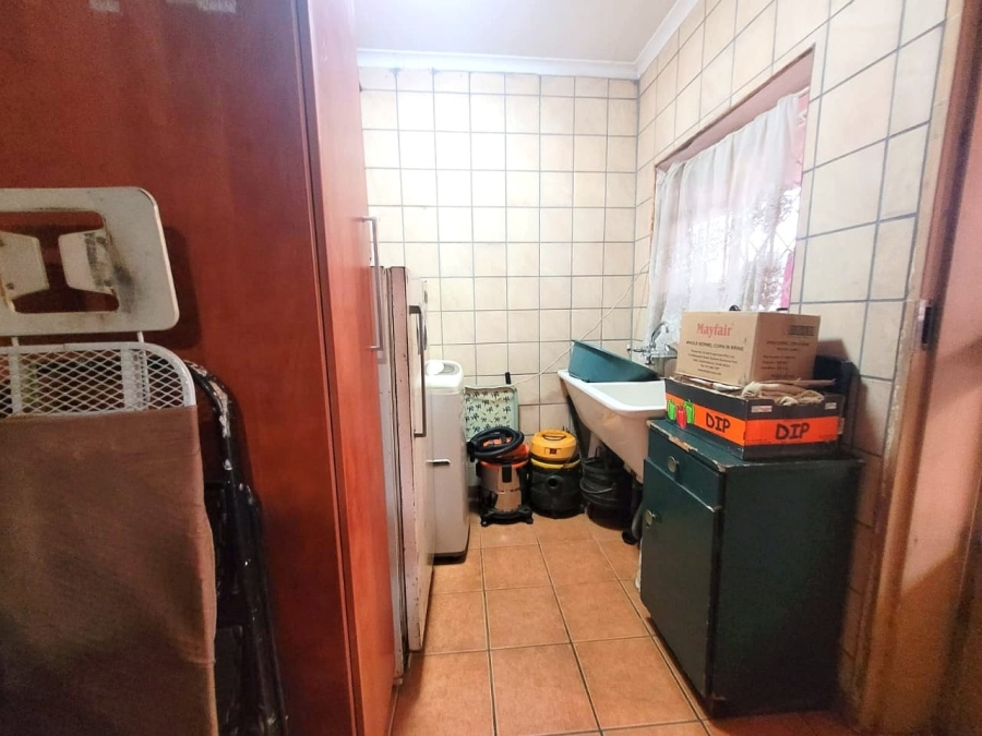 5 Bedroom Property for Sale in Moregloed Gauteng